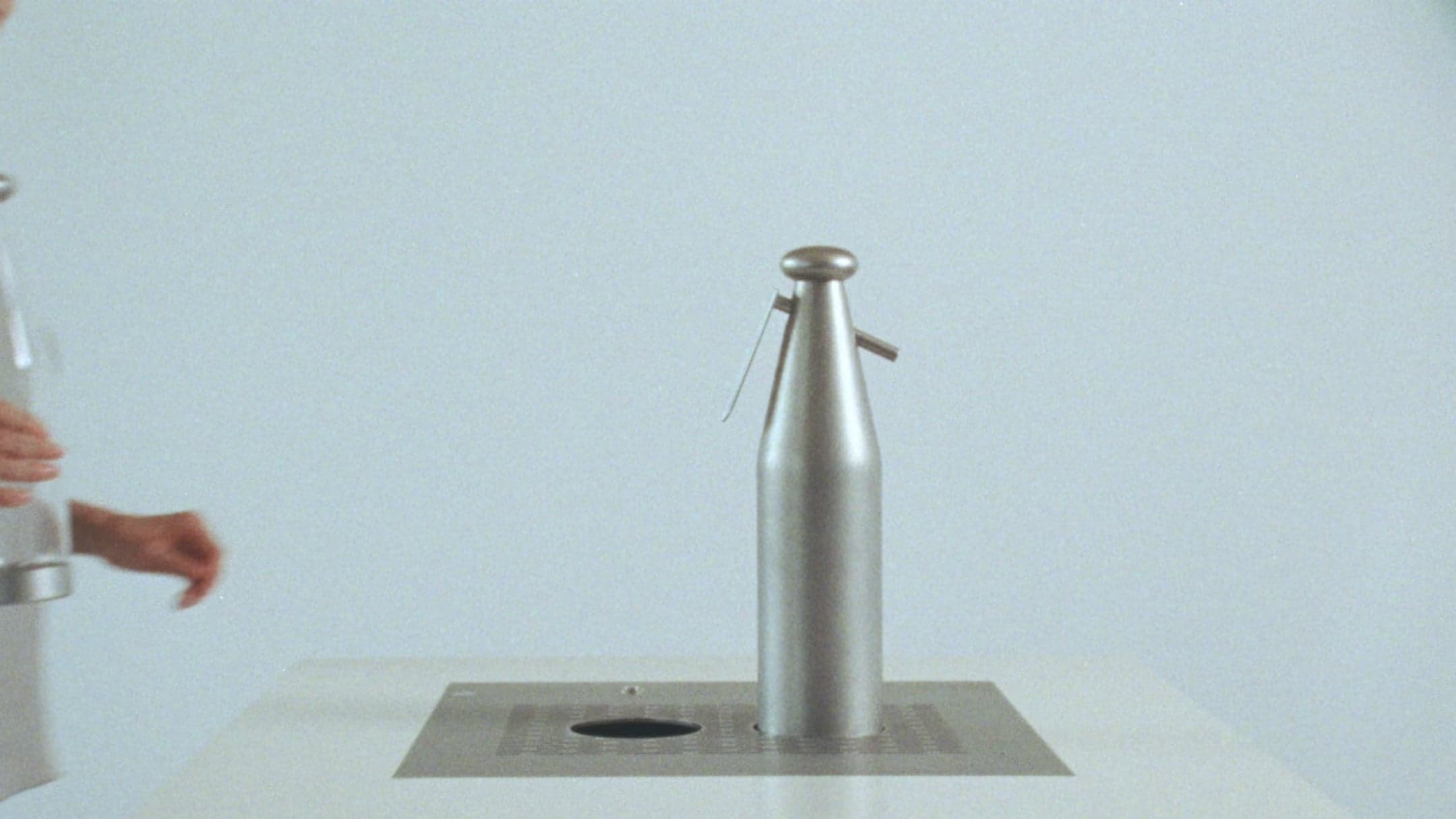 Mongalet siphon on its filling base